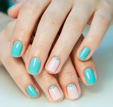 Мятный маникюр 2021 / Instagram