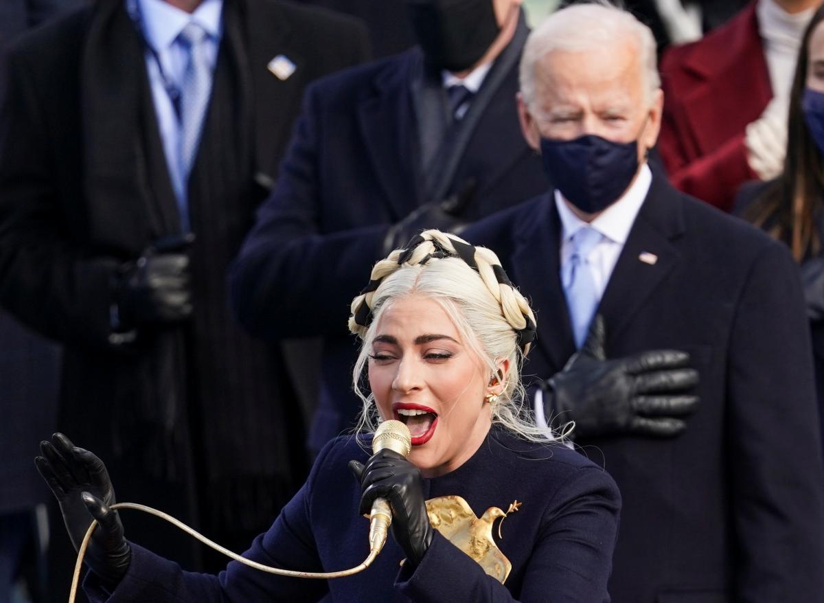 Леді Гага заспівала гімн США