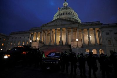 Выстрелили в грудь: появилась первая жертва беспорядков в США