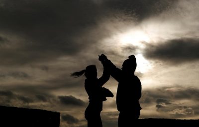 Гороскоп на 16 березня для всіх: низка небезпек, ризикові покупки і нові захоплення