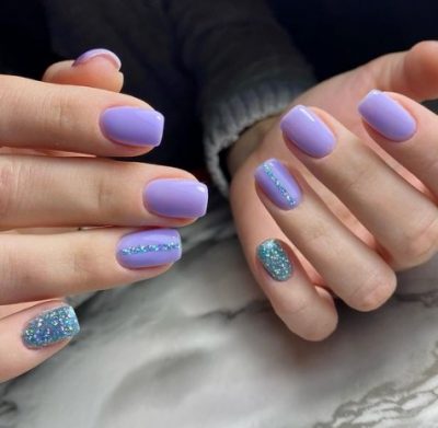 У моді чарівний бузковий френч і ліловий манікюр - фото