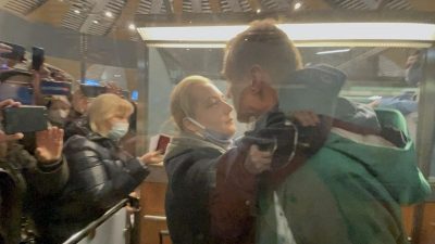 Юлія Навальна несподівано повернулася в Росію Юлія Навальна несподівано повернулася в Росію