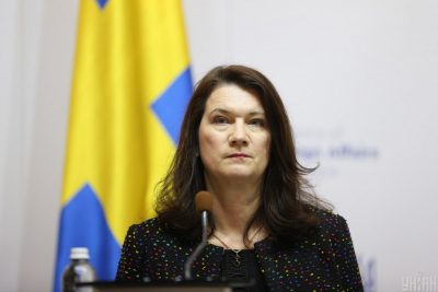 Очільниця ОБСЄ сказала, чи варто Україні повертати Донбас та Крим силою