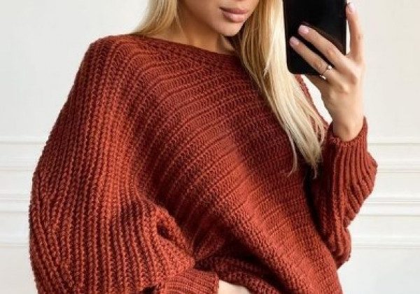 Светри неймовірної краси з подовженими рукавами входять в моду на 2021-2022 роки