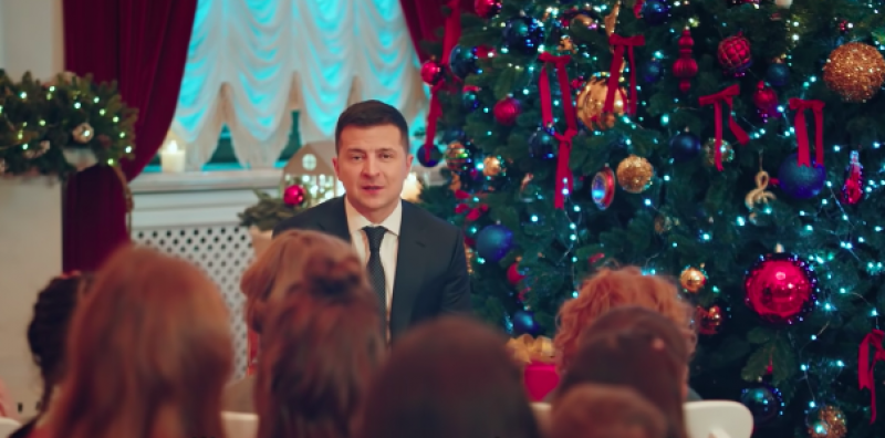 "Наивный сказочник": новогоднее обращение Зеленского вызвало бурю эмоций в России
