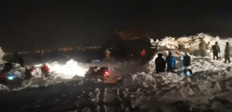 В России лавина накрыла горнолыжный комплекс: найдены тела жертв стихии
