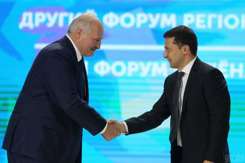 Лукашенко рассказал о "помощи" Зеленскому и ультиматуме Путина по Донбассу