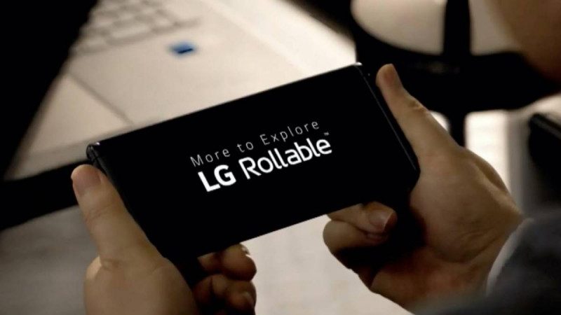 LG показала работающий концепт уникального смартфона Rollable с выдвижным дисплеем