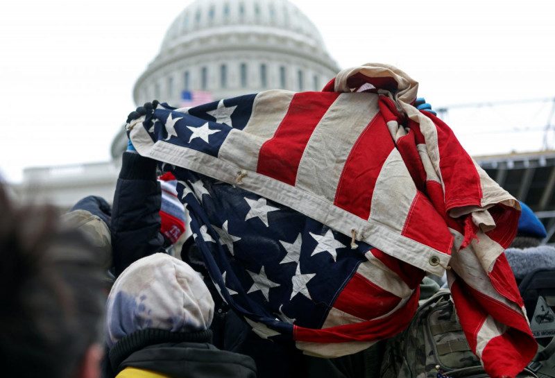 Слов'ян у США прирівняли до кольорових - але пільг вони не отримають