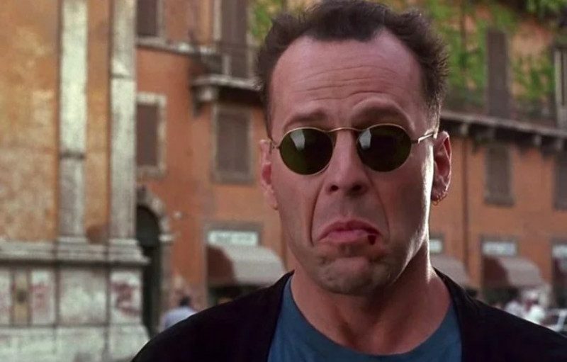 Брюс Уиллис оправдался за публичное нарушение правопорядка