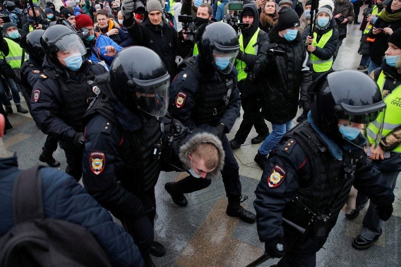 В РФ депутат объяснил, почему власти не справятся с протестами за Навального