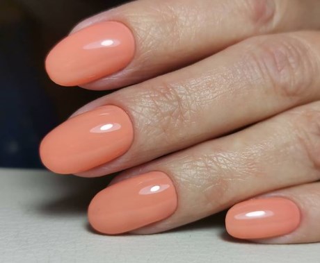 Персиковий манікюр 2021