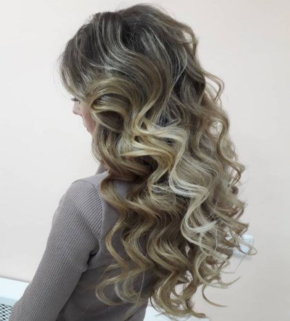 Длинные волосы старят / Instagram