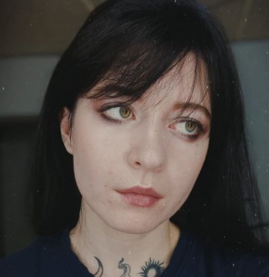 Темные волосы старят / Instagram