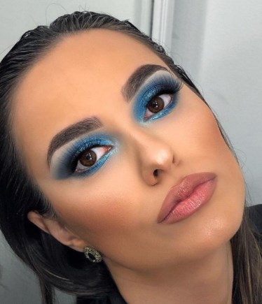 Блакитний макіяж очей весна-літо 2021