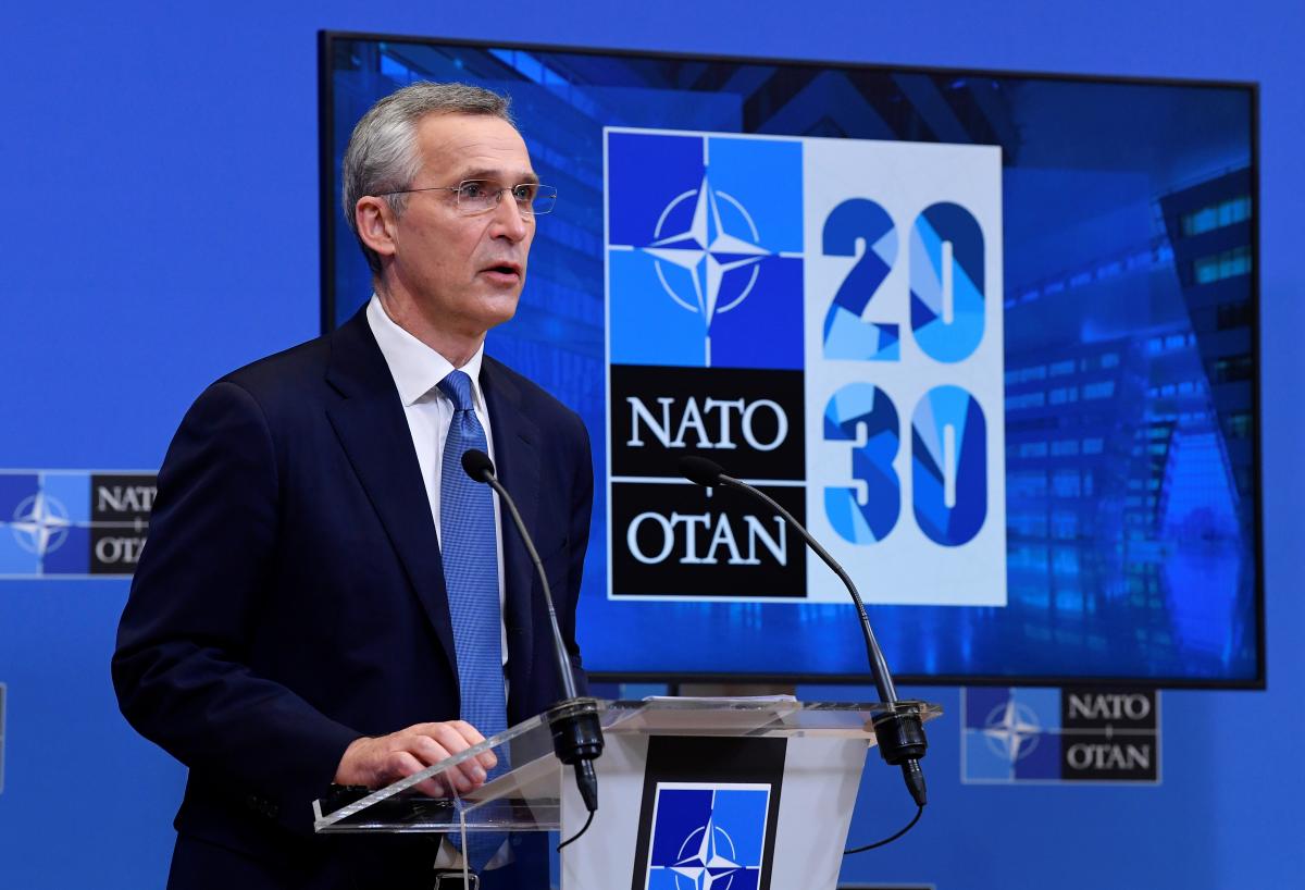 Генсек НАТО заявил о наращивании войск России у границ Украины