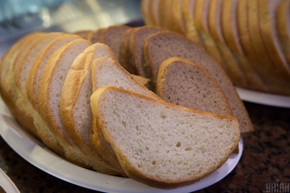 Больше 26 гривен за буханку: украинцев предупредили о рекордном взлете цен на хлеб