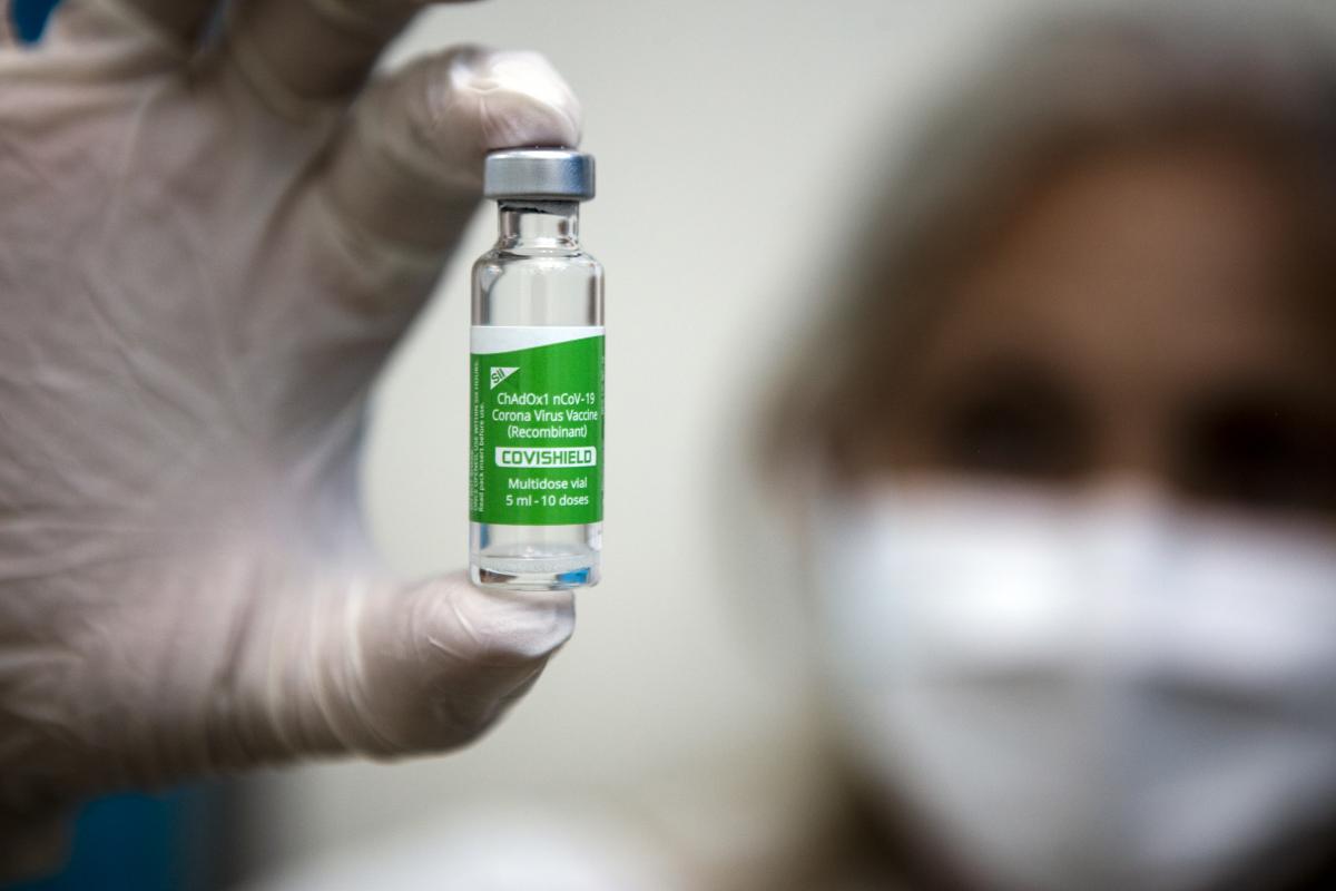 Второй укол вакцины CoviShield украинцы вряд ли получат - нардеп