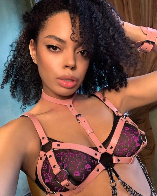 Аделіна Делі Аделіна Делі