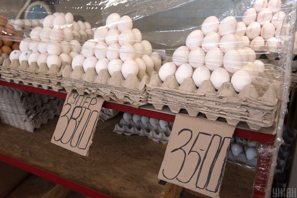Птицефабрики закрываются, яйца продают по 45−50 гривен: эксперты объяснили почему дико растут цены