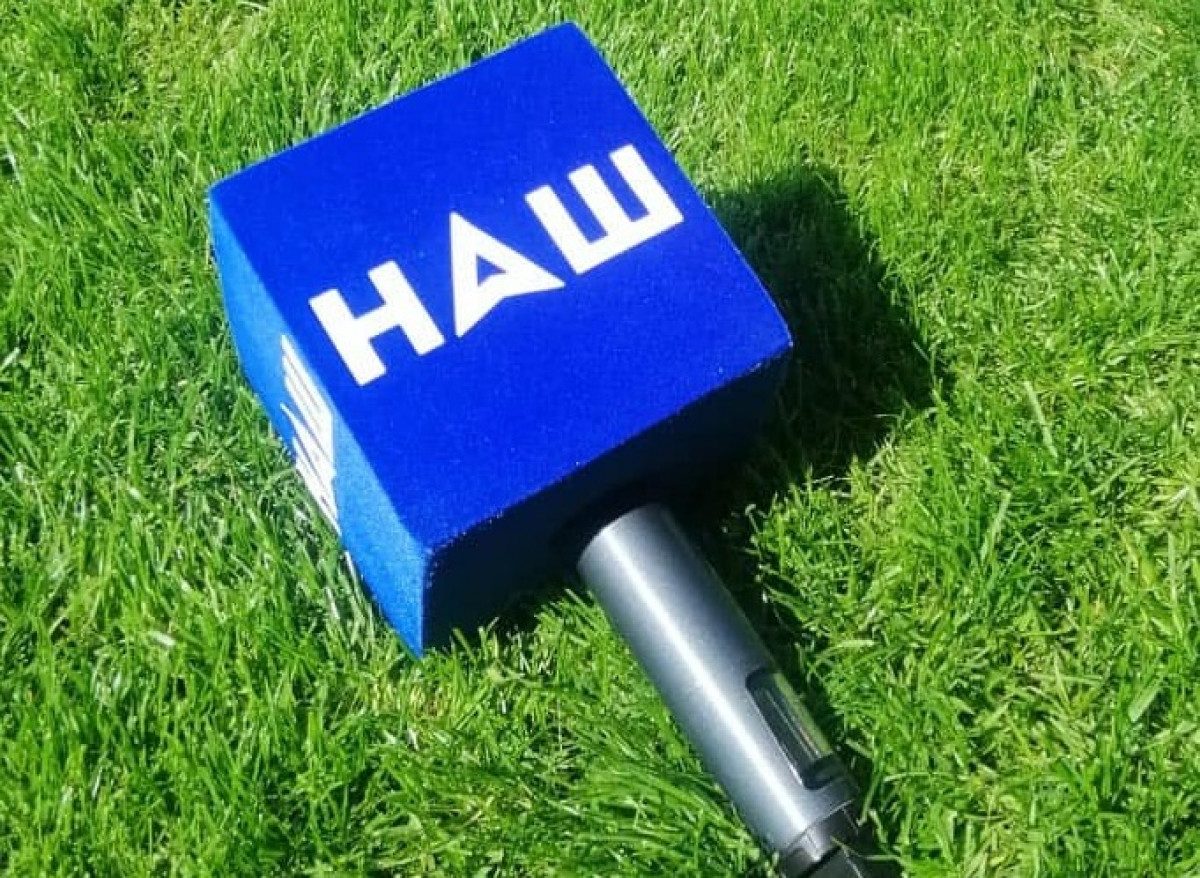 В Киеве неизвестный напал на журналиста канала Наш в прямом эфире