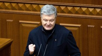 У Порошенко нашли мебель на миллионы долларов, $60 млн под подушкой и коллекцию картин российских художников (ВИДЕО)