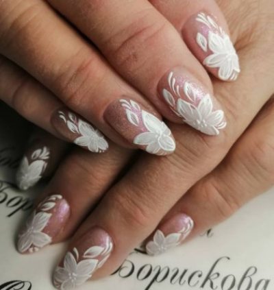 Зітріть це негайно: манікюр, що змушує руки виглядати старими