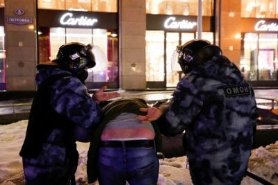 "Білорусь 2.0.": у Москві після оголошення вироку Навальному дико схопили 1400 осіб