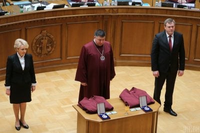 Будинок Конституційного судді Тупицького обшукують Будинок Конституційного судді Тупицького обшукують