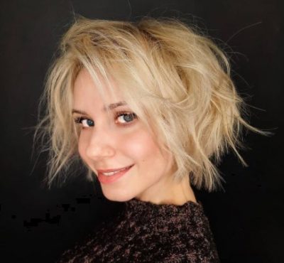 Жіночі зачіски у стилі гранж "пішли війною" на моду 2021: фото