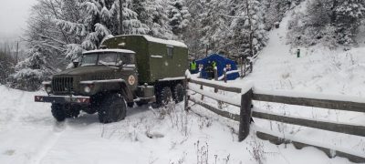Обильные снегопады затруднили движение по автодорогам / if.dsns.gov.ua
