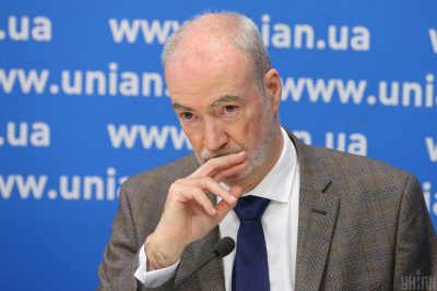 У Франції закликали Україну не поспішати зі зміною Мінських угод