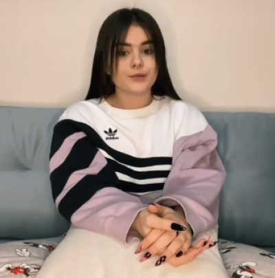 Блогерша оправдалась за наезды на украинский язык Блогерша оправдалась за наезды на украинский язык