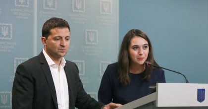 "Ему проще, хотя он этого и не понимает": Мендель оценила работу нового спикера Зеленского