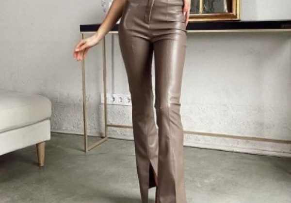 Чудові шкіряні штани, без яких мода 2021 немислима: фото