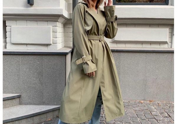 Неповторні довгі плащі з 90-х повернулися в моду на весну 2021