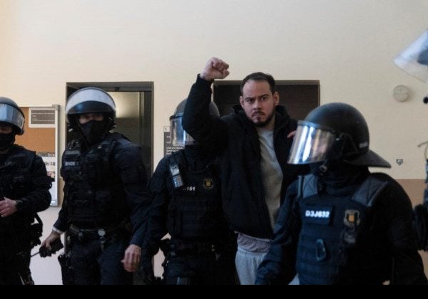 Протести в Іспанії через репера: барикади, розграбовані магазини й пошкодження будівлі зі списку ЮНЕСКО