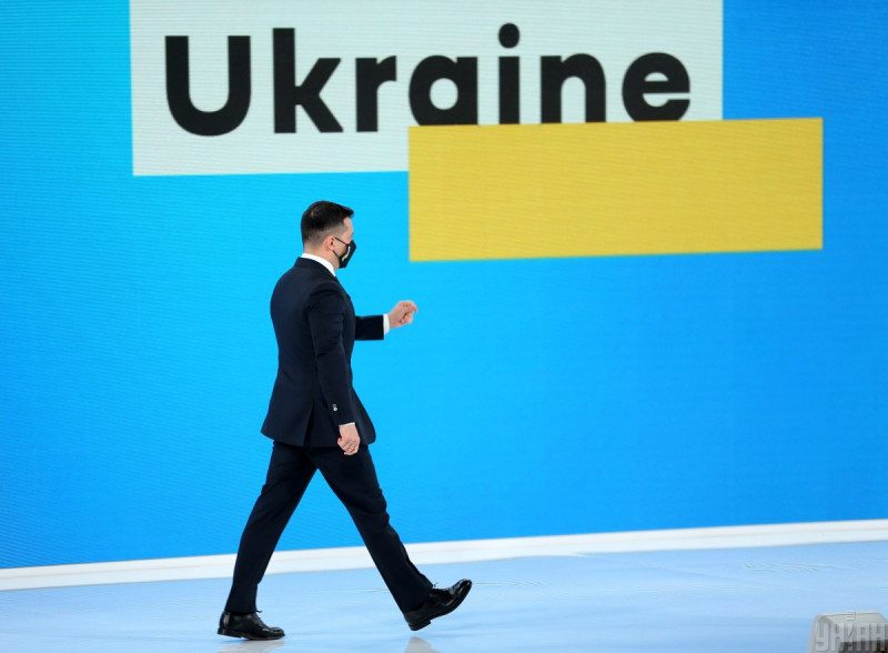 Зеленський повторює повністю траєкторію Порошенка