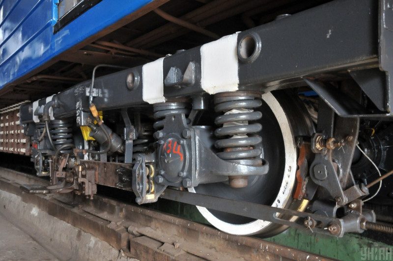 На Житомирщині потяг відрізав жінці ногу на очах у її 4-річного сина