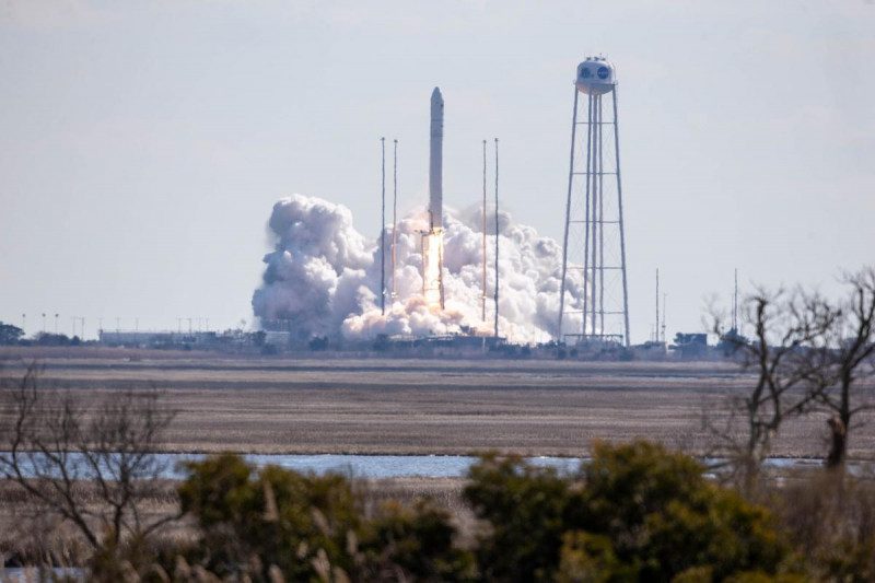 В США вывели на орбиту украино-американскую ракету Antares с грузом для МКС