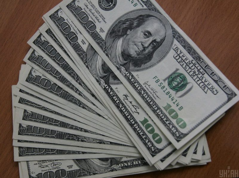 Аналитик объяснил причины колебания курса доллара к гривне