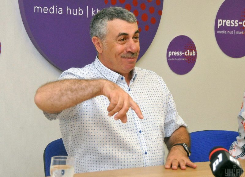 "Схожий на вовка": Комаровський розповів, звідки взявся штам Омікрон