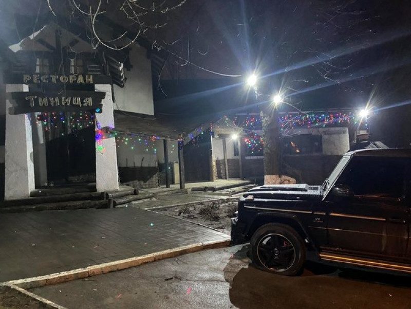 В Днепре толпа молодых людей открыла стрельбу по посетителям кафе