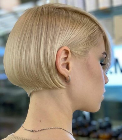 Стрижка каре на ножке / Instagram