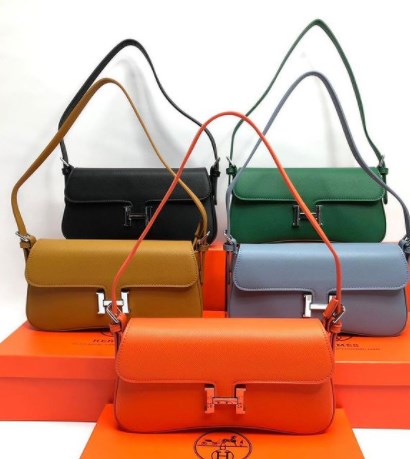 В моде яркие сумки / Instagram