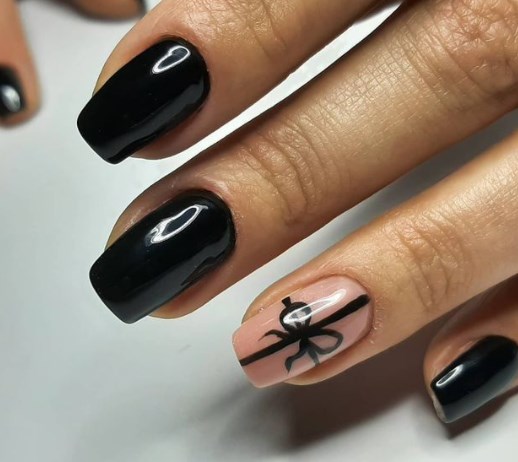 Чорний манікюр 2021 Чорний манікюр 2021
