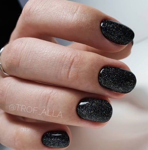 Чорний манікюр 2021 Чорний манікюр 2021