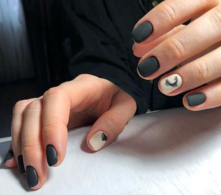 Чорний манікюр 2021 Чорний манікюр 2021