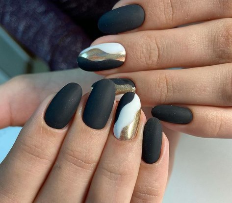 Чорний манікюр 2021 Чорний манікюр 2021