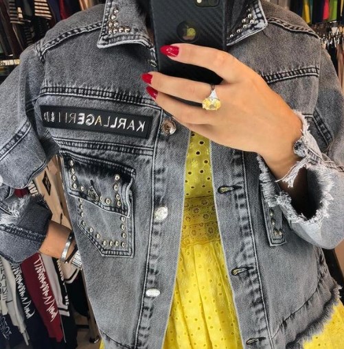 Модні джинсові куртки 2021